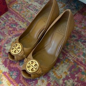 Tory Burch Reva leather wedges - camel